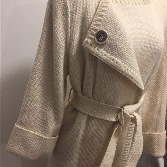 Ladies 100% Laine coat. - Picture 5 of 11